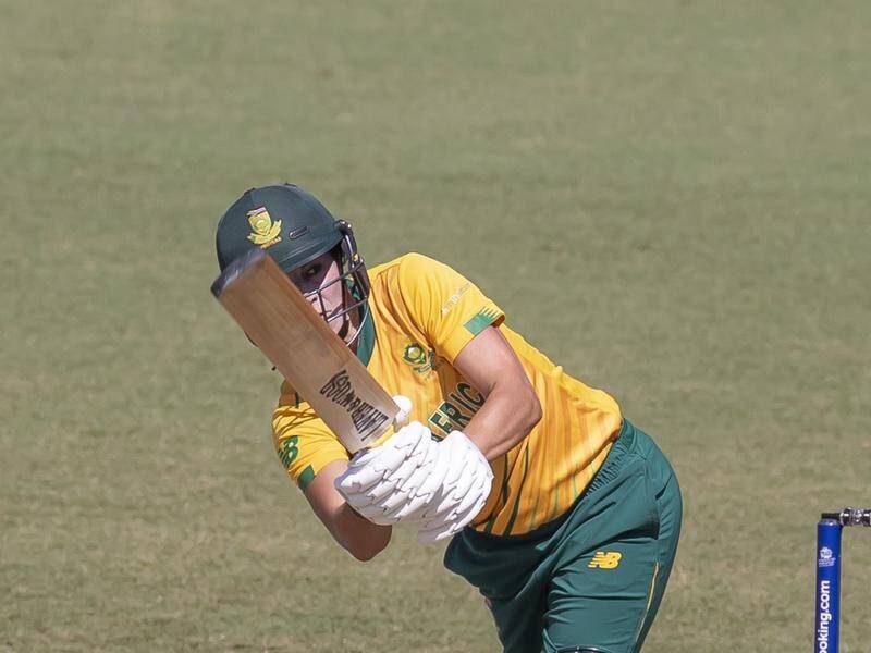 Marizanne Kapp scored 193 runs for once out as South Africa managed a Test draw against England.